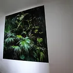 Frankie's House 3*