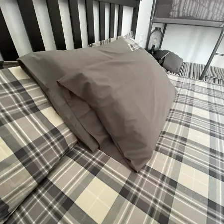 Frankie's House B&B 기파