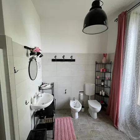 Frankie's House 기파