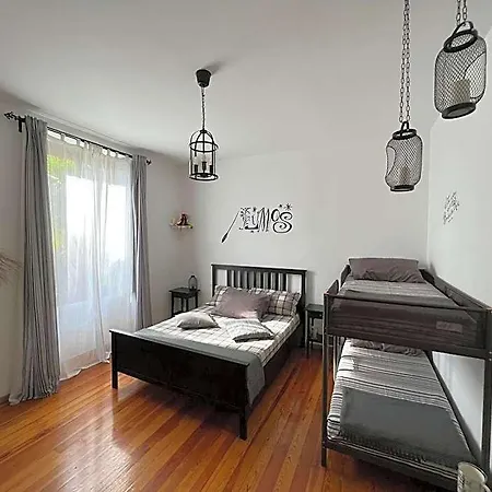 Frankie's House Bed & Breakfast